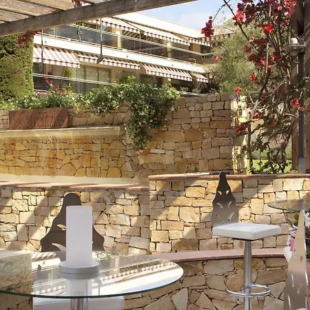 The Originals Residence, Les Strelitzias 4* جوان ليه باه