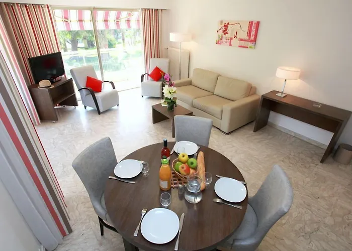 The Originals Residence, Les Strelitzias شقة فندقية 4*