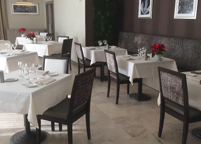 The Originals Residence, Les Strelitzias 4* جوان ليه باه