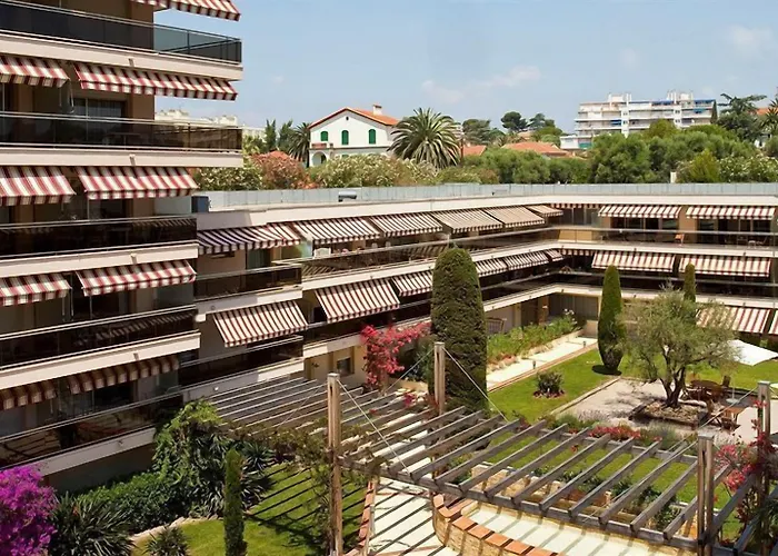 شقة فندقية The Originals Residence, Les Strelitzias جوان ليه باه