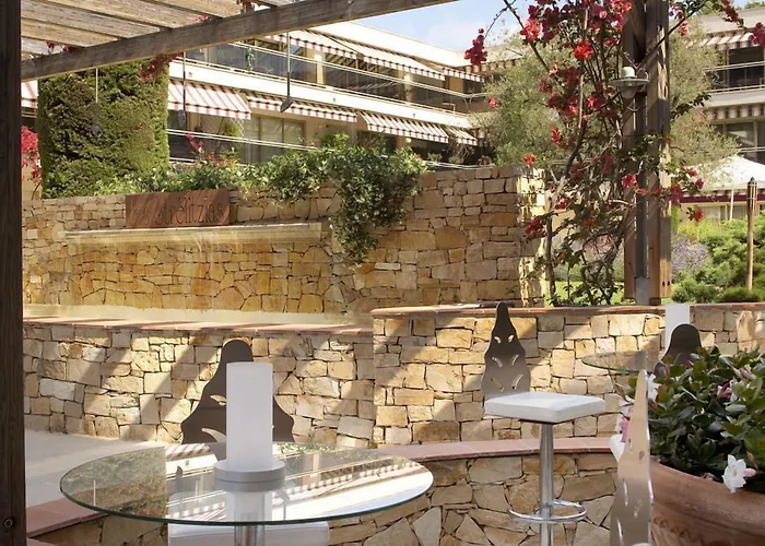 The Originals Residence, Les Strelitzias 4* جوان ليه باه