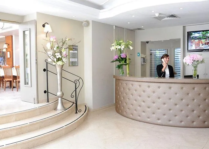 The Originals Residence, Les Strelitzias 4* جوان ليه باه
