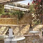 Appart hôtel The Originals Résidence, Les Strélitzias 4*