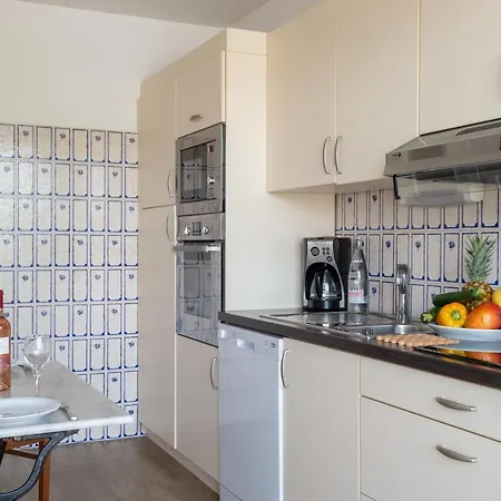 The Originals Residence, Les Strelitzias Hotel apartamentowy 3*