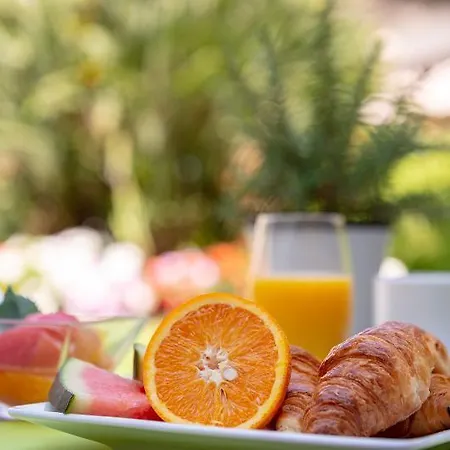 The Originals Residence, Les Strelitzias Hotel apartamentowy