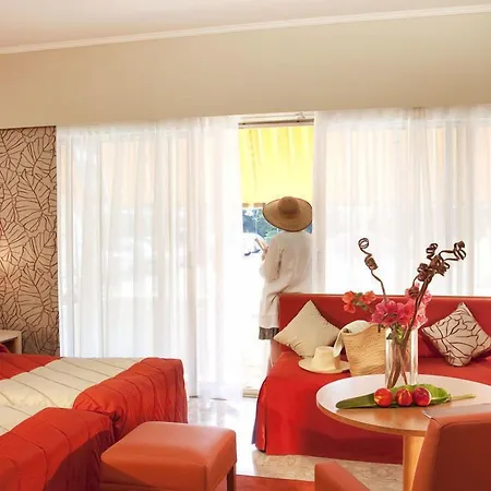 The Originals Residence, Les Strelitzias Apart Otel