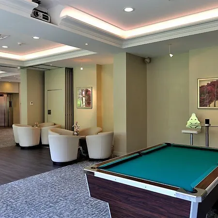 The Originals Résidence, Les Strélitzias Aparthotel 4*