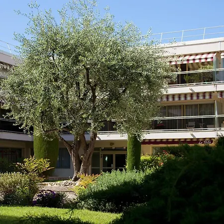 Aparthotel The Originals Residence, Les Strelitzias