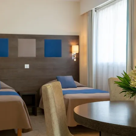The Originals Residence, Les Strelitzias Apart Otel 4*