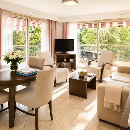 The Originals Residence, Les Strelitzias Apartmanhotel 4*