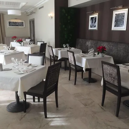 The Originals Residence, Les Strelitzias Hotel apartamentowy 3*