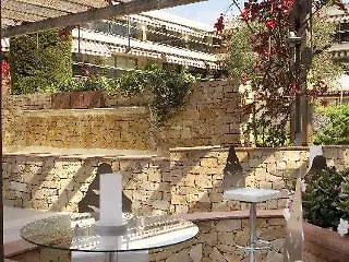 Hotel apartamentowy The Originals Residence, Les Strelitzias 3*