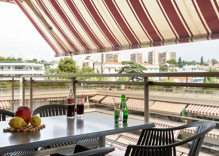 The Originals Residence, Les Strelitzias Lejlighedshotel Juan-les-Pins